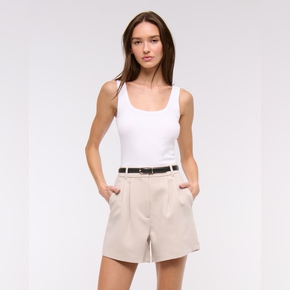 Abercrombie & Fitch Pants - Abercrombie & Fitch Tailored Pleated Shorts Beige
